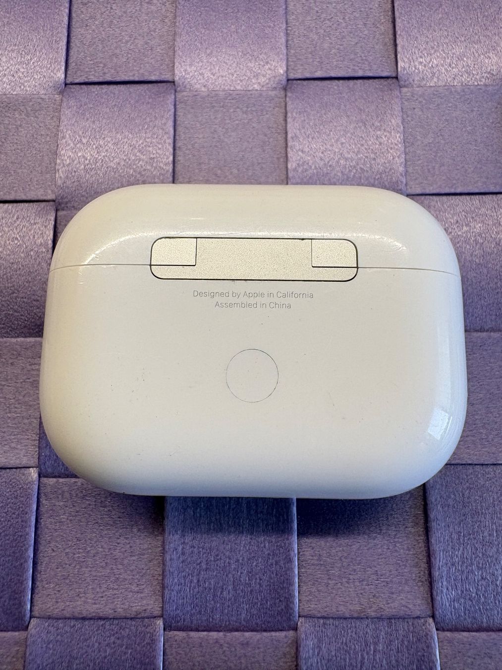 Apple Ladegeräte: Apple AirPods Pro2 charging case (A2968). – Gebraucht aus Lausanne von sil_2dxk 2