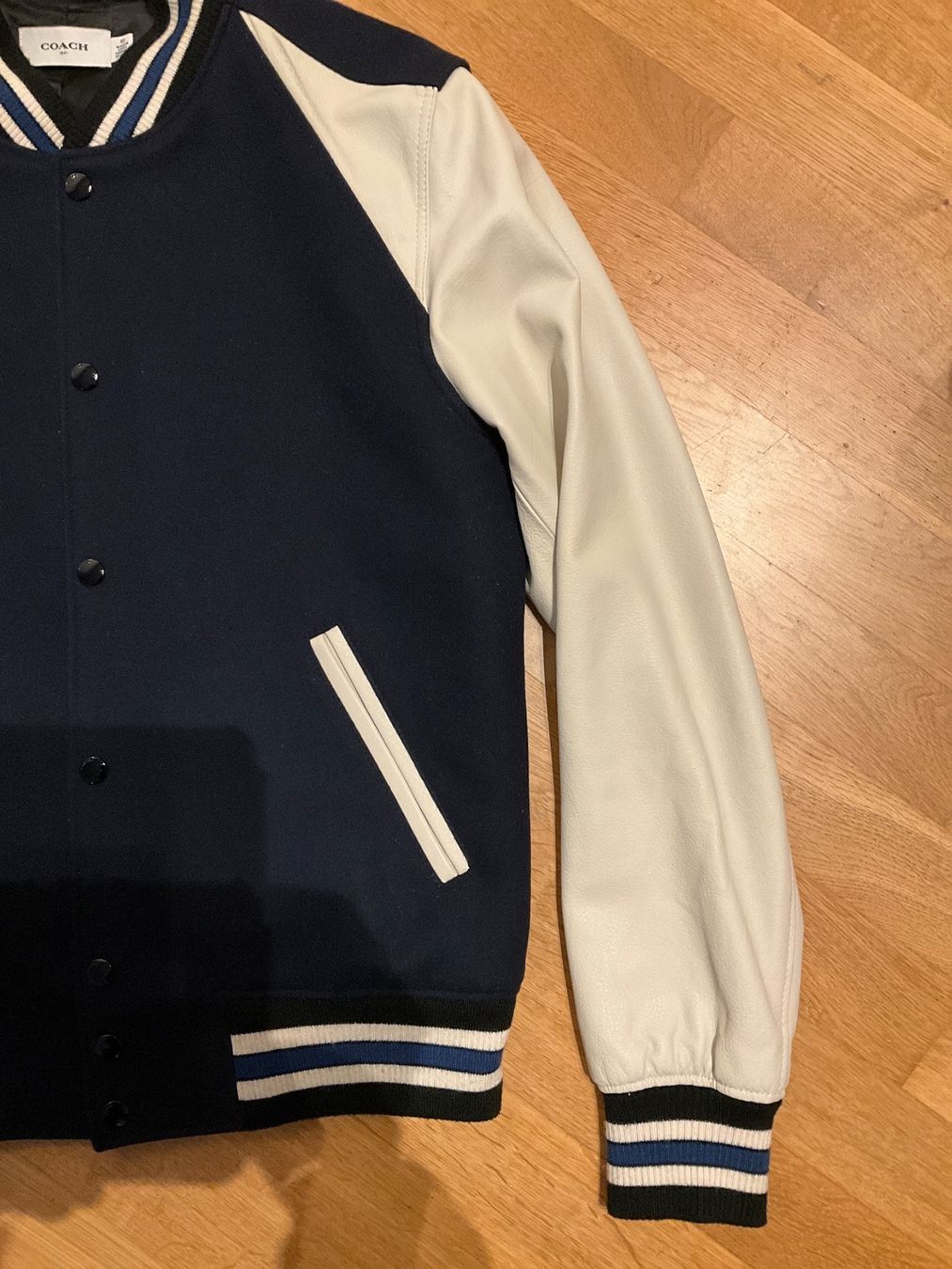 Giacche: Varsity Jacke – Usato da Bülach venduto da Suters0403 2