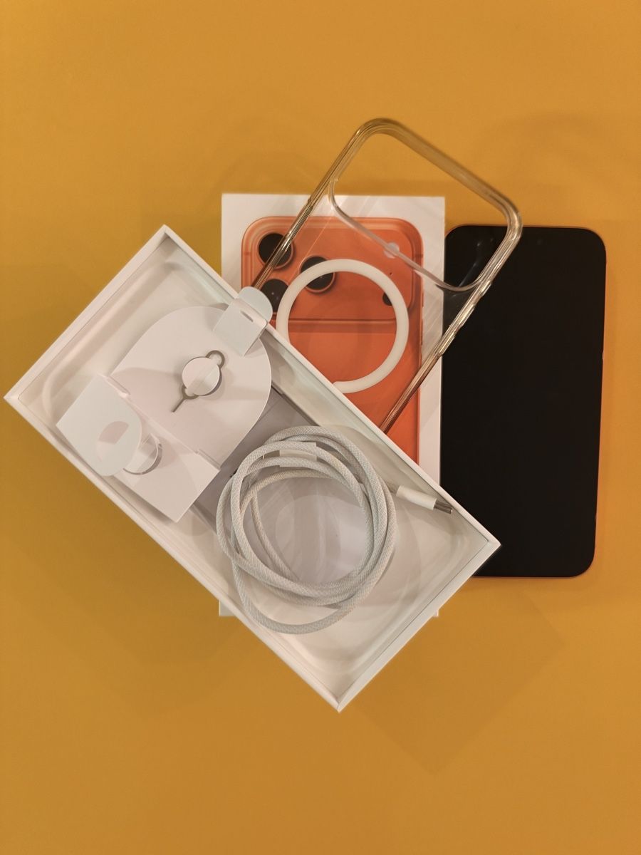 Apple Handys / Smartphones: iPhone 17 Pro Max in Cosmic Orange – Neu (gemäss Beschreibung) aus Oberkirch LU von Sirscholes 1
