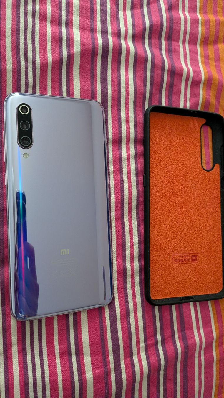 Xiaomi Portables: Xiaomi Mi 9 Smartphone with Case used condition – D'occasion à Zürich par zem_6zvp 3