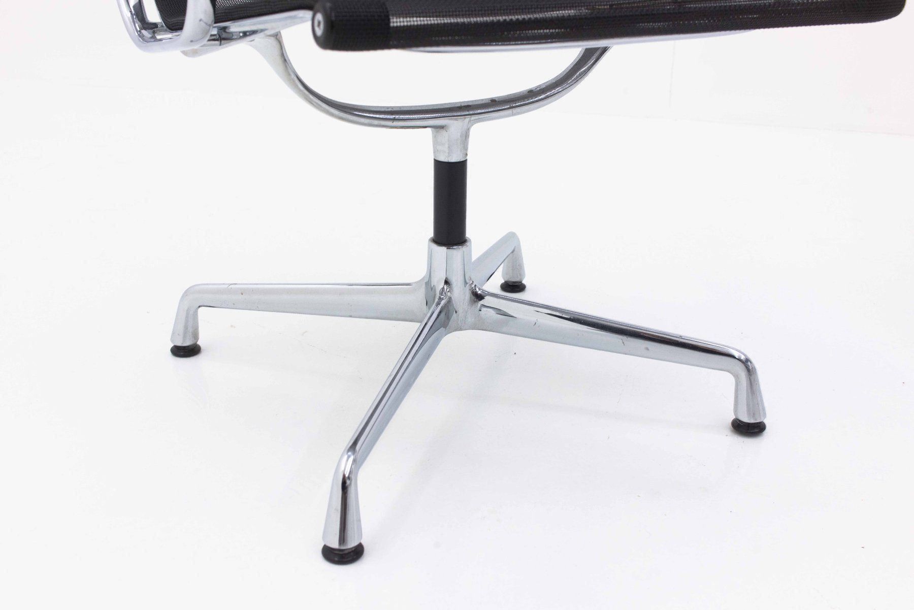 Vitra Sedie: Vitra Bürostuhl Eames EA 107 Netz – Usato da Zürich venduto da STUZH38 7