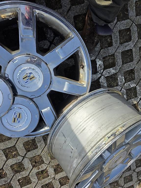 Cerchioni: Cerchi 22" cromo per Escalade o GMC  – Usato da Calpiogna venduto da Nerowolf 1