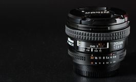 Nikon Nikkor 20mm f/2.8D