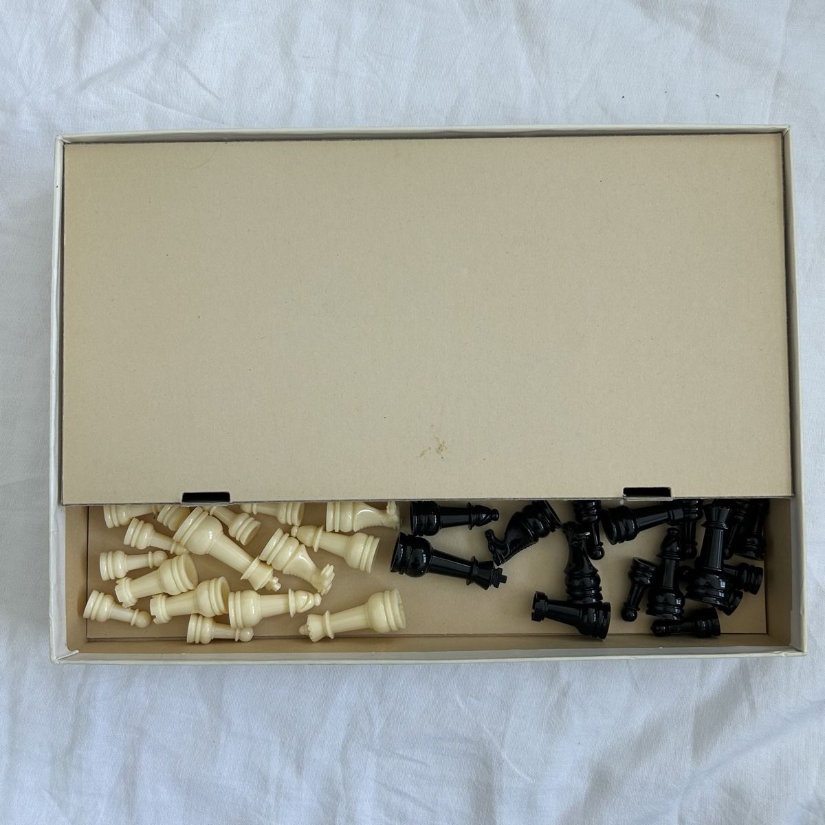Giochi: Jeu d'échecs vintage complet "Papita" – Usato da Genève venduto da Niara18 3