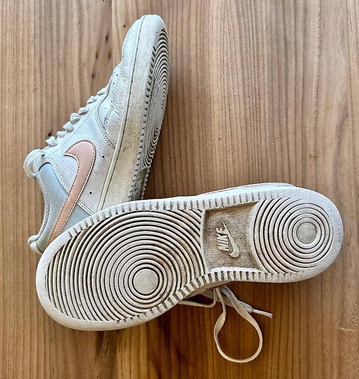 Nike Damenschuhe: Turnschuhe NIKE - Weiss - Grösse 38 – Gebraucht aus Ersigen von Resuss 1