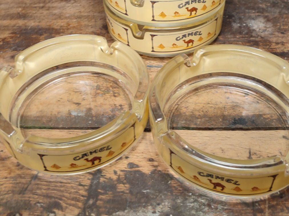 Portacenere: Wunderschöner alter kleiner CAMEL ASCHENBECHER 1stk Preis – Usato da Gelterkinden venduto da MYSTOREFORYOU4460