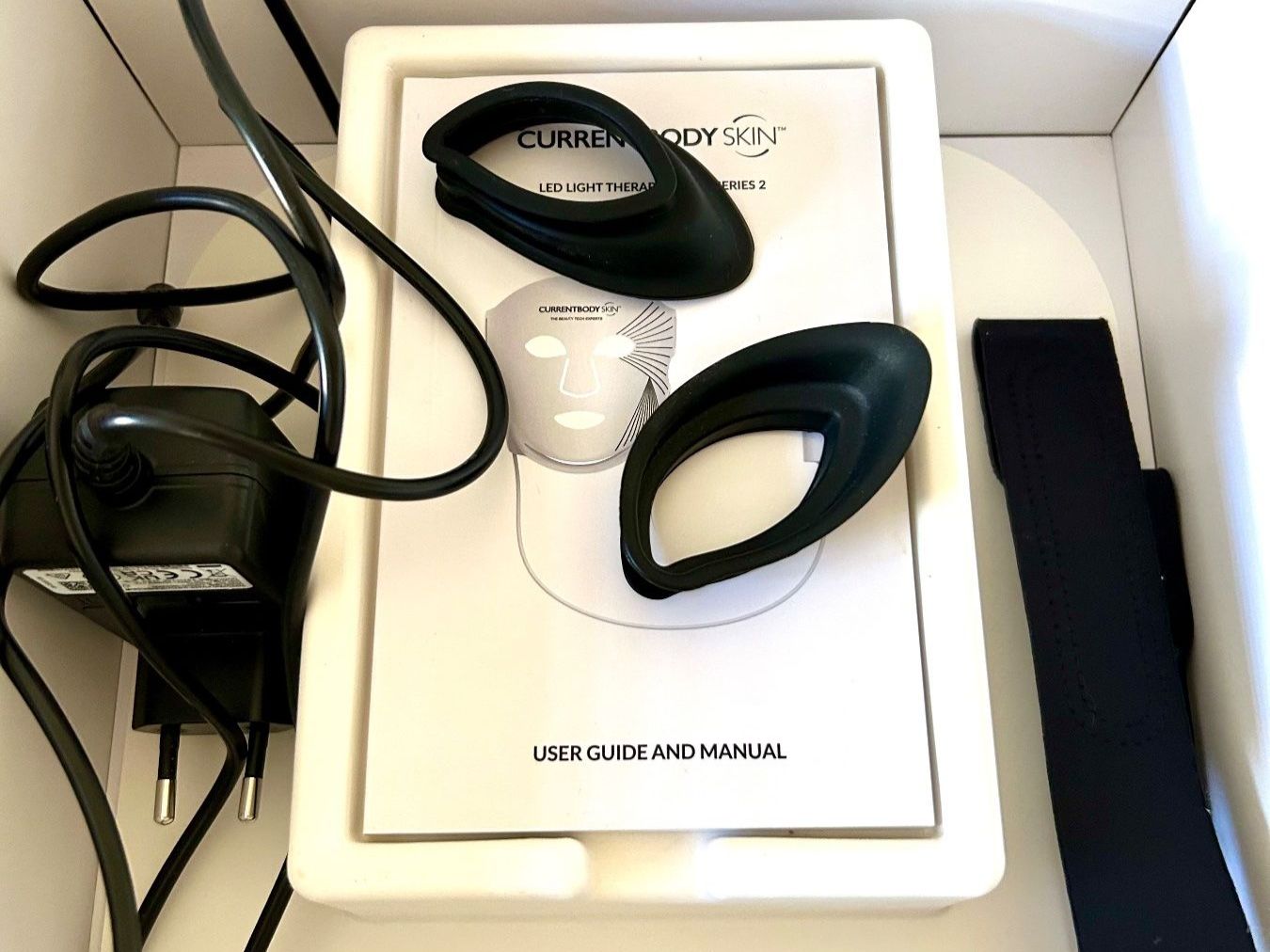 Cura del viso: CurrentBody LED Maske Series 2 – Usato da Oberengstringen venduto da Bechi 2