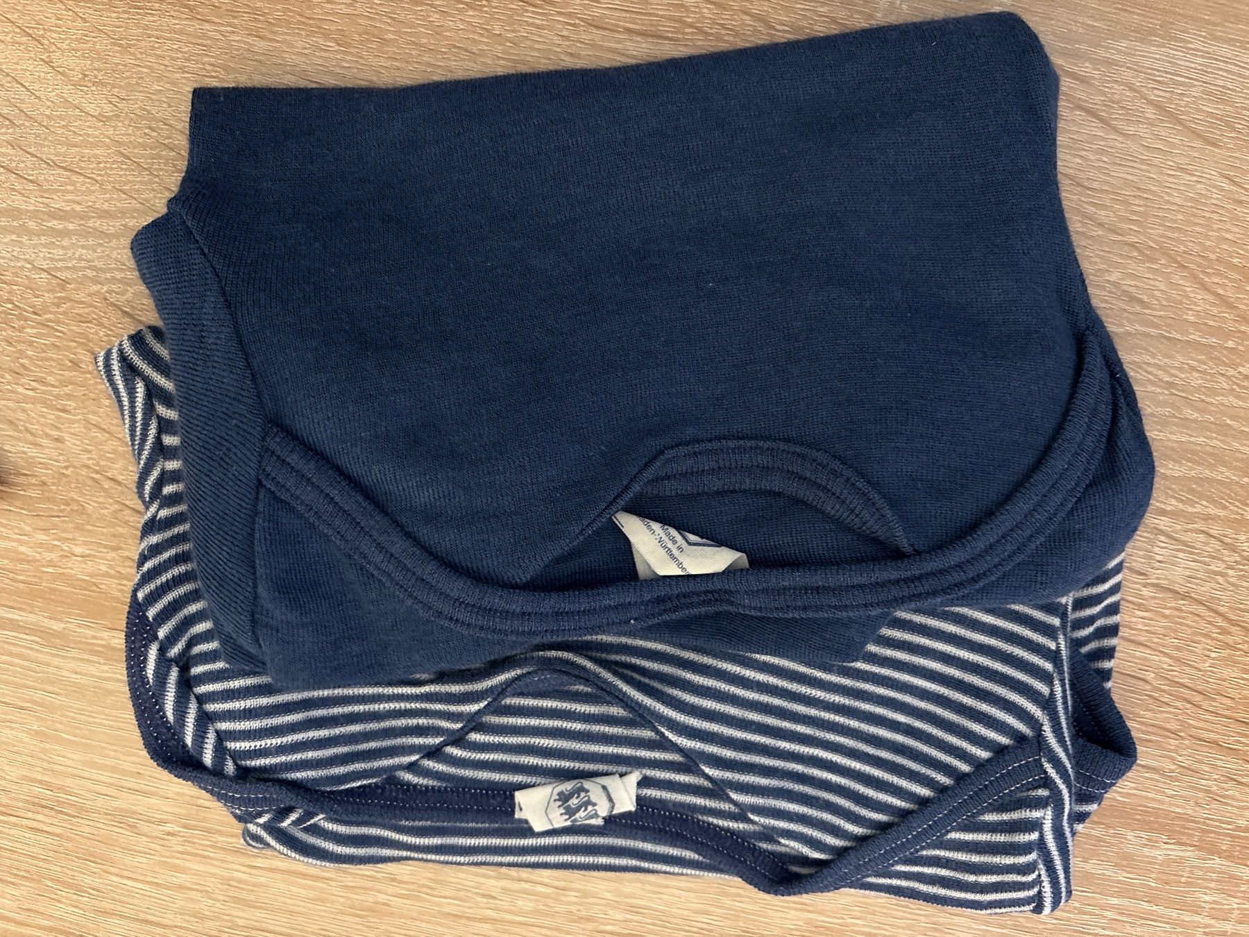 Biancheria intima: 2 Kurzarm Bodys Wolle Seide Größe 74/80 – Usato da Ganterschwil venduto da crt_8h66