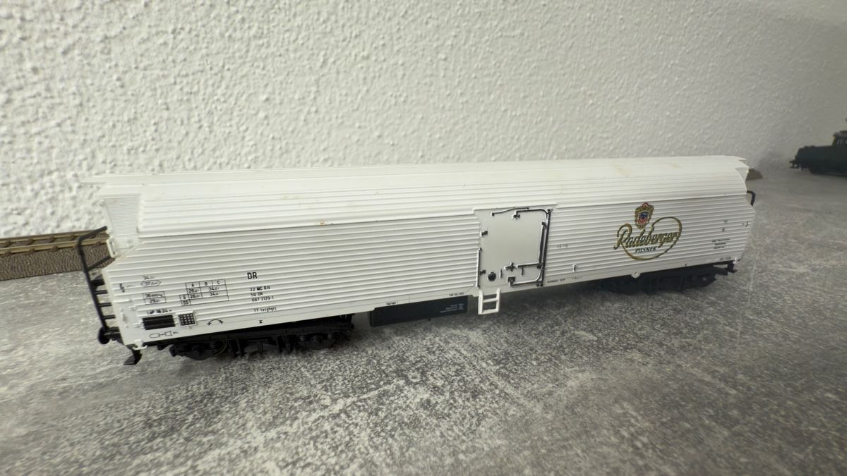 Roco Modellini di ferrovie: Roco Güterwagen H0 / DC Radeberger Pilsner – Usato da Schlieren venduto da rat_lq6b 2