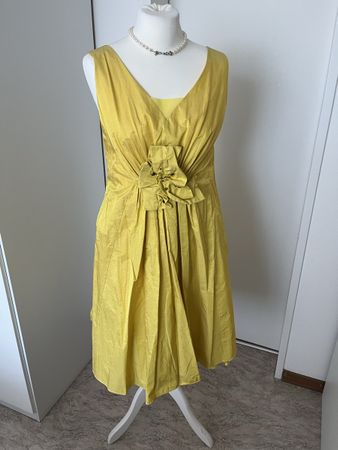 Sommerliches Kleid von Pepe Arella Grösse 38