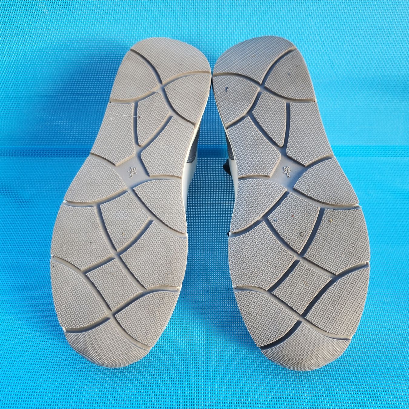 Scarpe da donna: Turnschuhe mit Reissverschluss, Gr. 38 – Nuovo (secondo la descrizione) da Forch venduto da ang_bhq6 2
