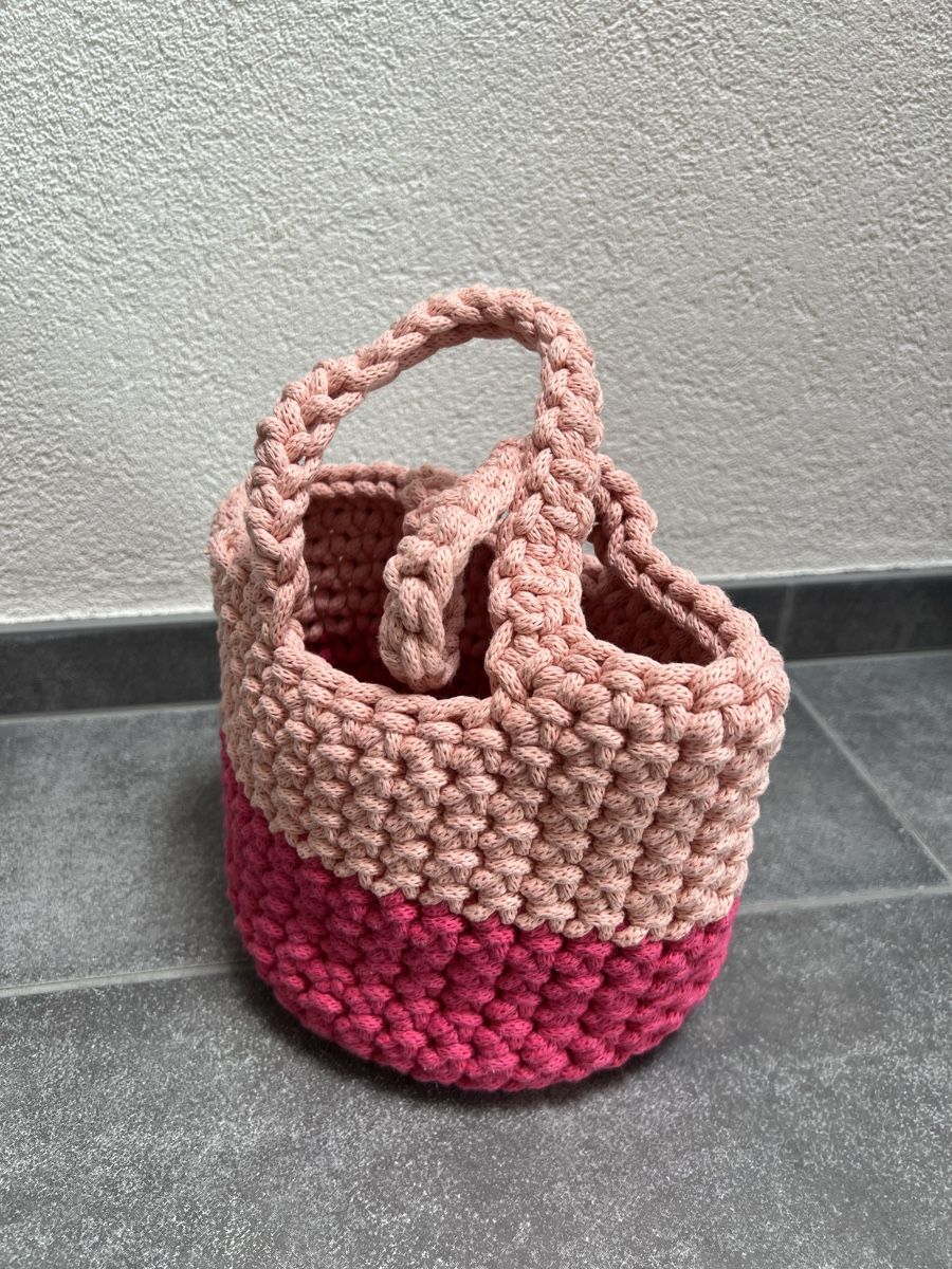 Borse da donna: Selbstgehäckelte Tasche, pink/rosa – Usato da Wettswil venduto da alstel24 3