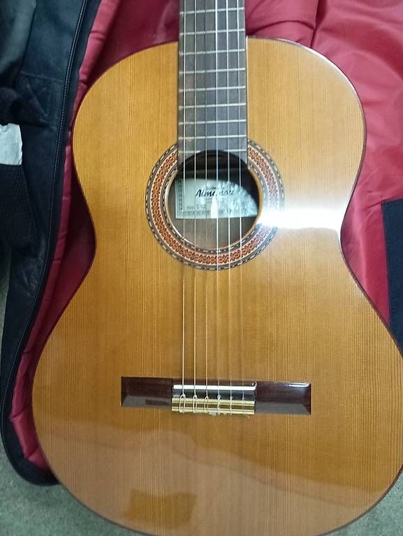 Strumenti musicali: Almansa 7/8 Classic guitar – Usato da Basel venduto da Petergunn