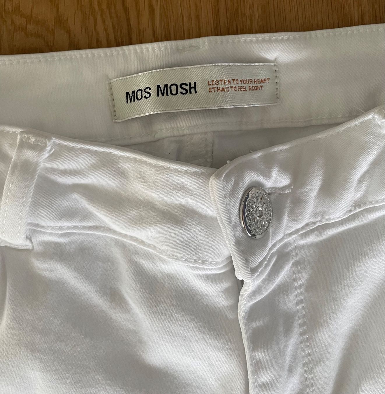 Mos mosh Jeans: Jeans mosmosh weiss – Usato da Kriens venduto da Mayang 3