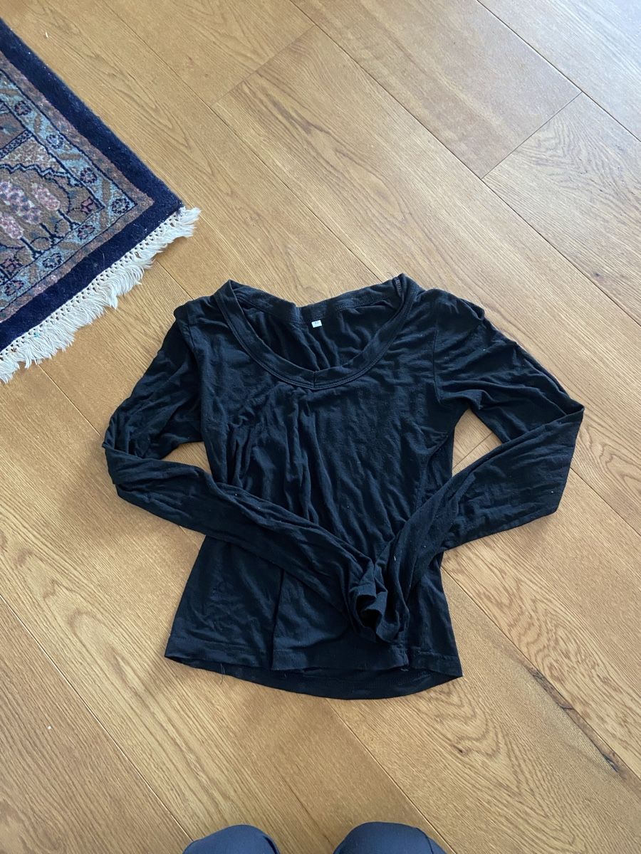 Tops: Black top – Gebraucht aus Walchwil von ann_ckz6