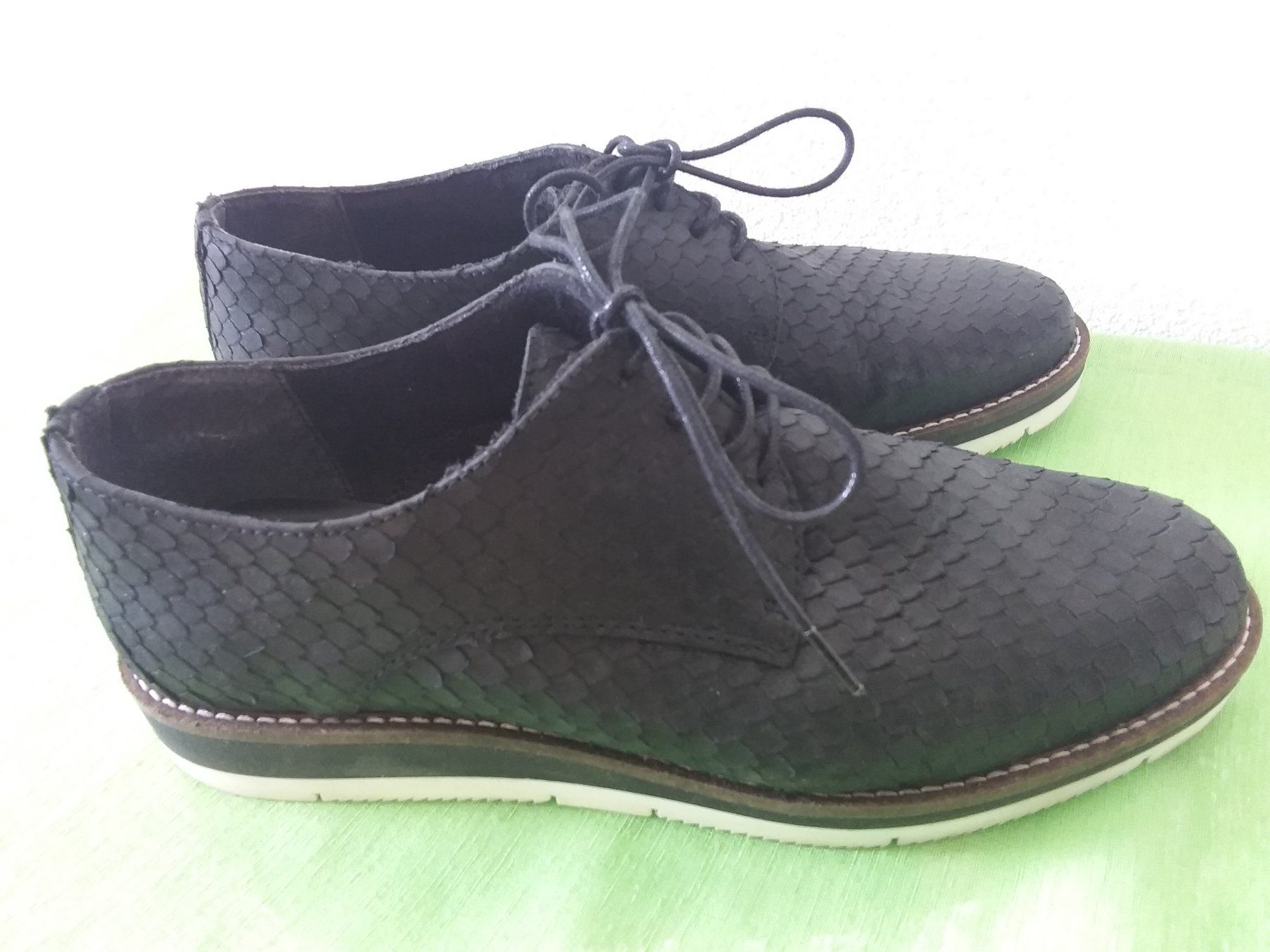 Scarpe da uomo: VARESE Halbschuhe "Schuppen Design" Gr 39 – Usato da Uitikon Waldegg venduto da Risibisi7 1