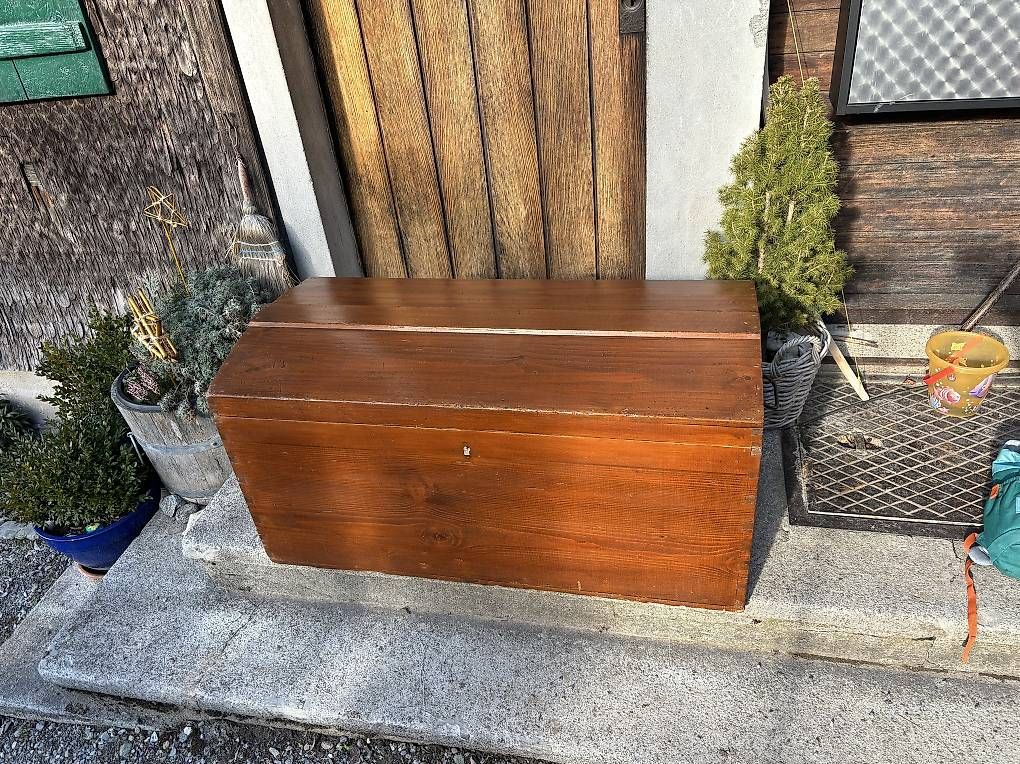 Cassapanche: Schöne alte Holztruhe – Usato da Laupen ZH venduto da atmagym