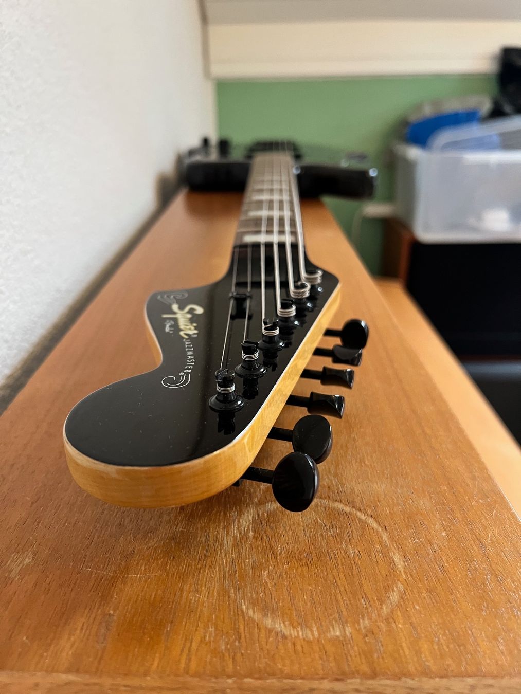 Squier Musikinstrumente: Squier Vintage Modified Baritone Jazzmaster Schwarz – Gebraucht aus Neunkirch von F1986 1