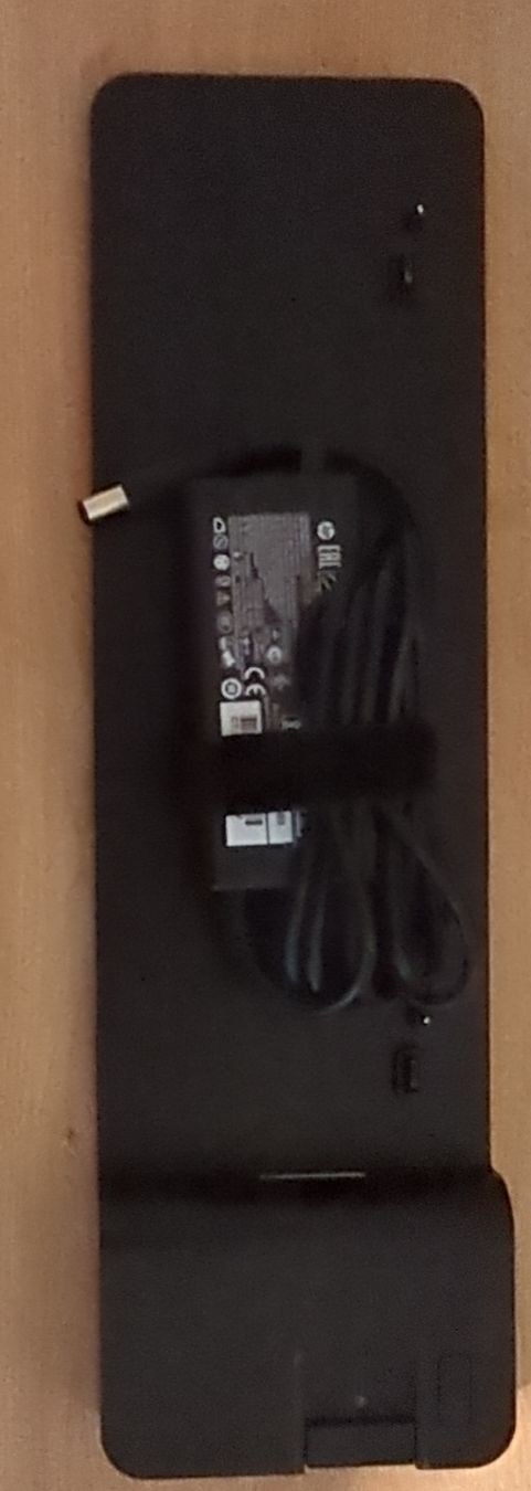 Hewlett Packard Dockingstation: Station d'accueil HP avec chargeur – Gebraucht aus Corminboeuf von MrGP87