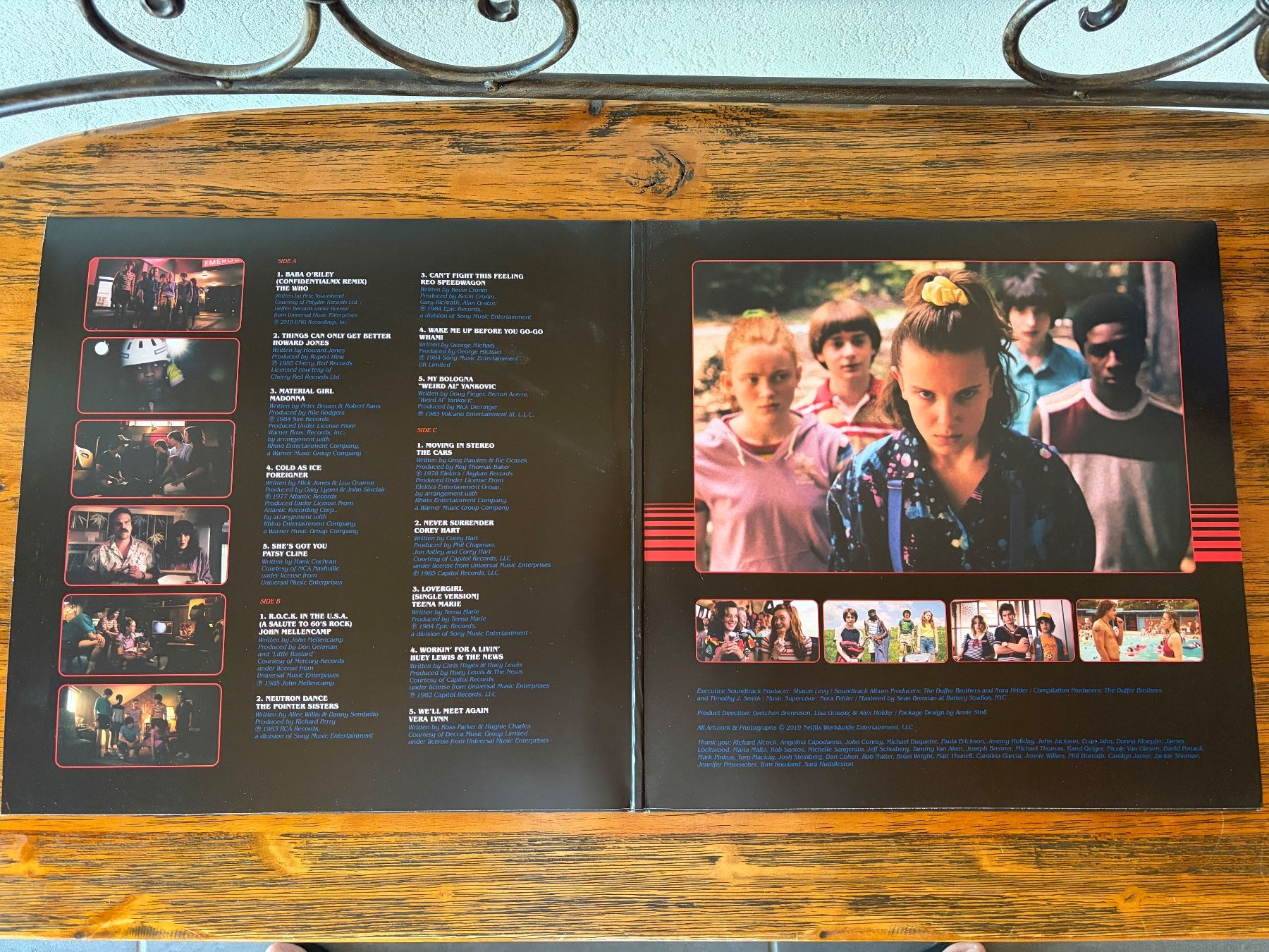 Schallplatten: Lot Strangers Things – Gebraucht aus Martigny von Sessalie 1
