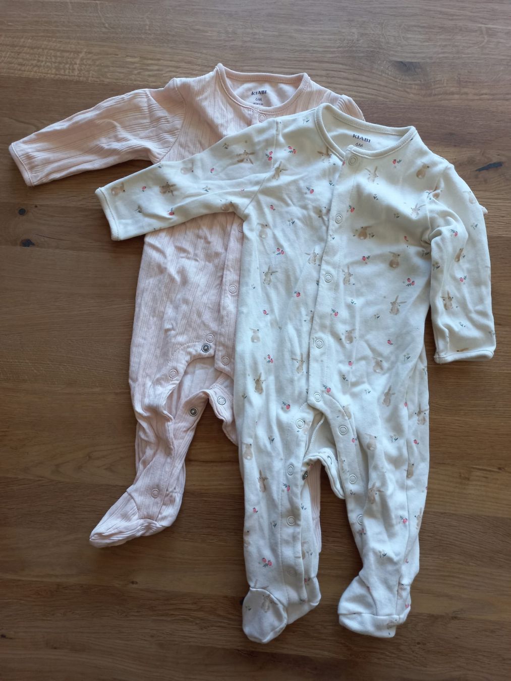 Pyjamas: Lot de 12 pyjamas bébé  68 et 6 mois – D'occasion à Croy par bad_c6bf 4