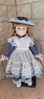 Porzellan Puppe ca 42 cm hoch  des Herstellers The Promenade