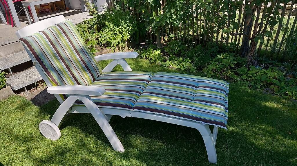 Chaises longues: Liegestuhl mit Kissen – D'occasion à Thun par Lexu4444