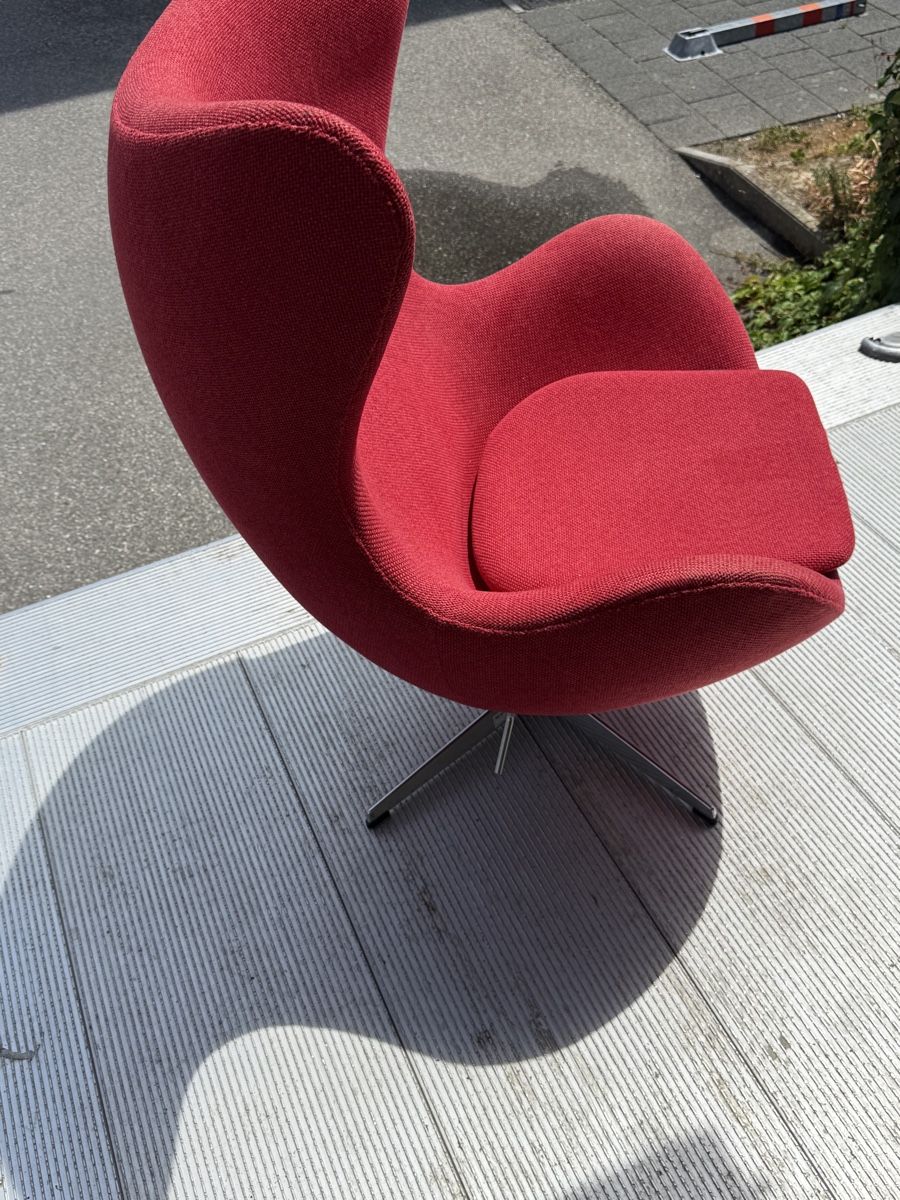 Fritz Hansen Poltrone: Egg Chair Fritz Hansen – Nuovo (secondo la descrizione) da Zuchwil venduto da GiggaOffice 1