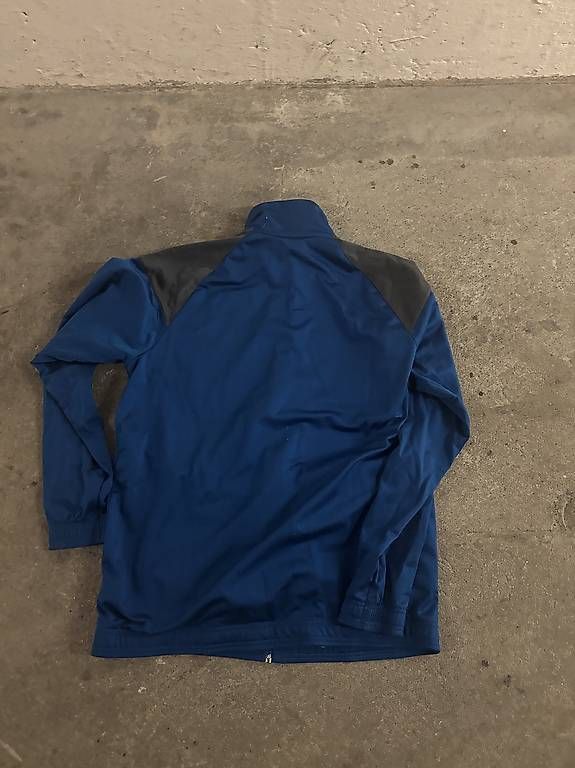 Maglioni & Felpe: Reebook zipper grösse Xl – Usato da Zürich venduto da enf_2kqn 1