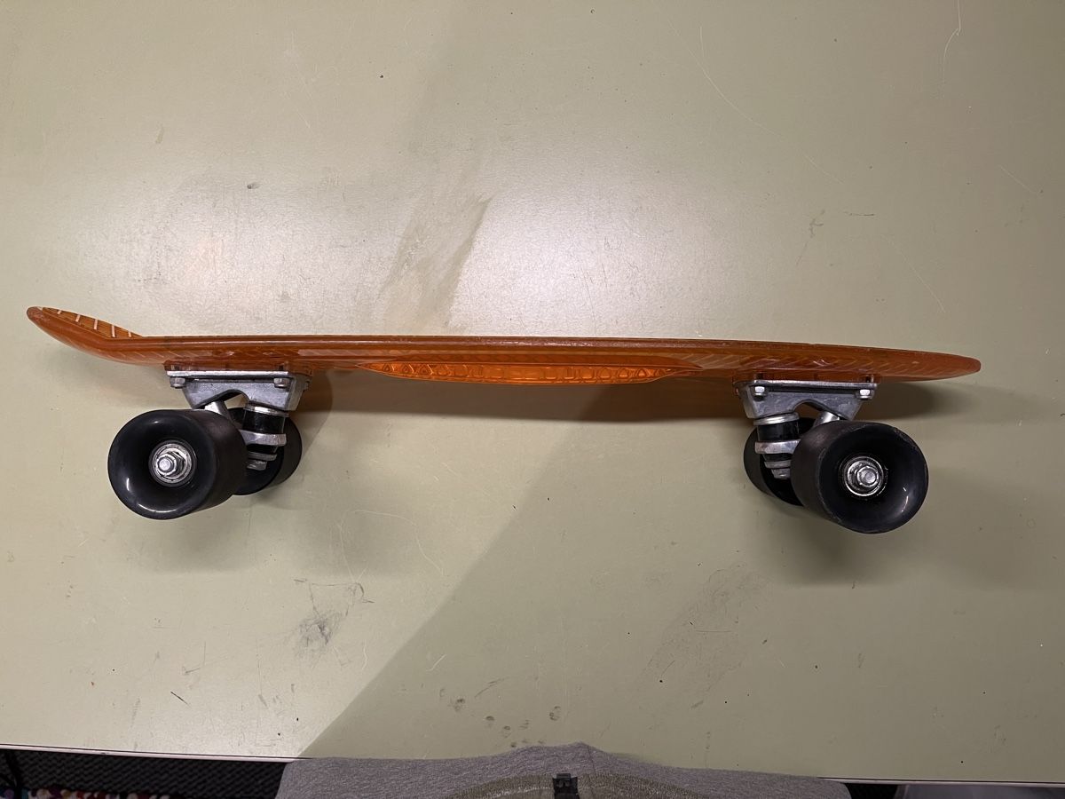 Skateboards: Skateboard orange 80er Stil, aus 2019 – Usato da Eglisau venduto da eglisau1 1