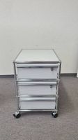 USM Haller Rollcontainer weiss, 3 Schubladen, abschliessbar