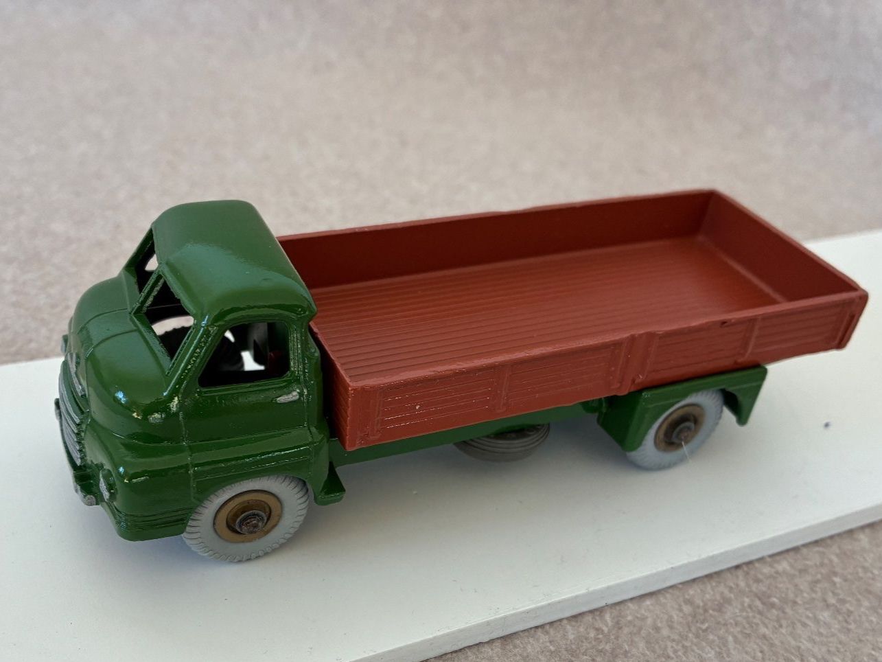 Dinky Toys Modellini d'auto: Dinky Bedford Truck – Usato da Gümmenen venduto da Supererland 9