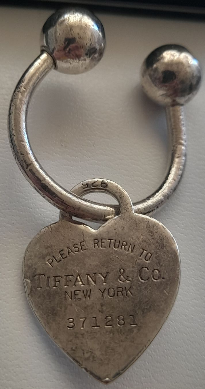 Tiffany & Co. Pendentifs: Objet TIFFANY & CO,en argent 925 – D'occasion à Lausanne par Glam-Luxe