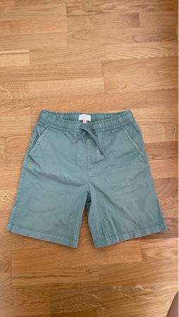 Kurze Hose, grün, Gr. 140, Manor