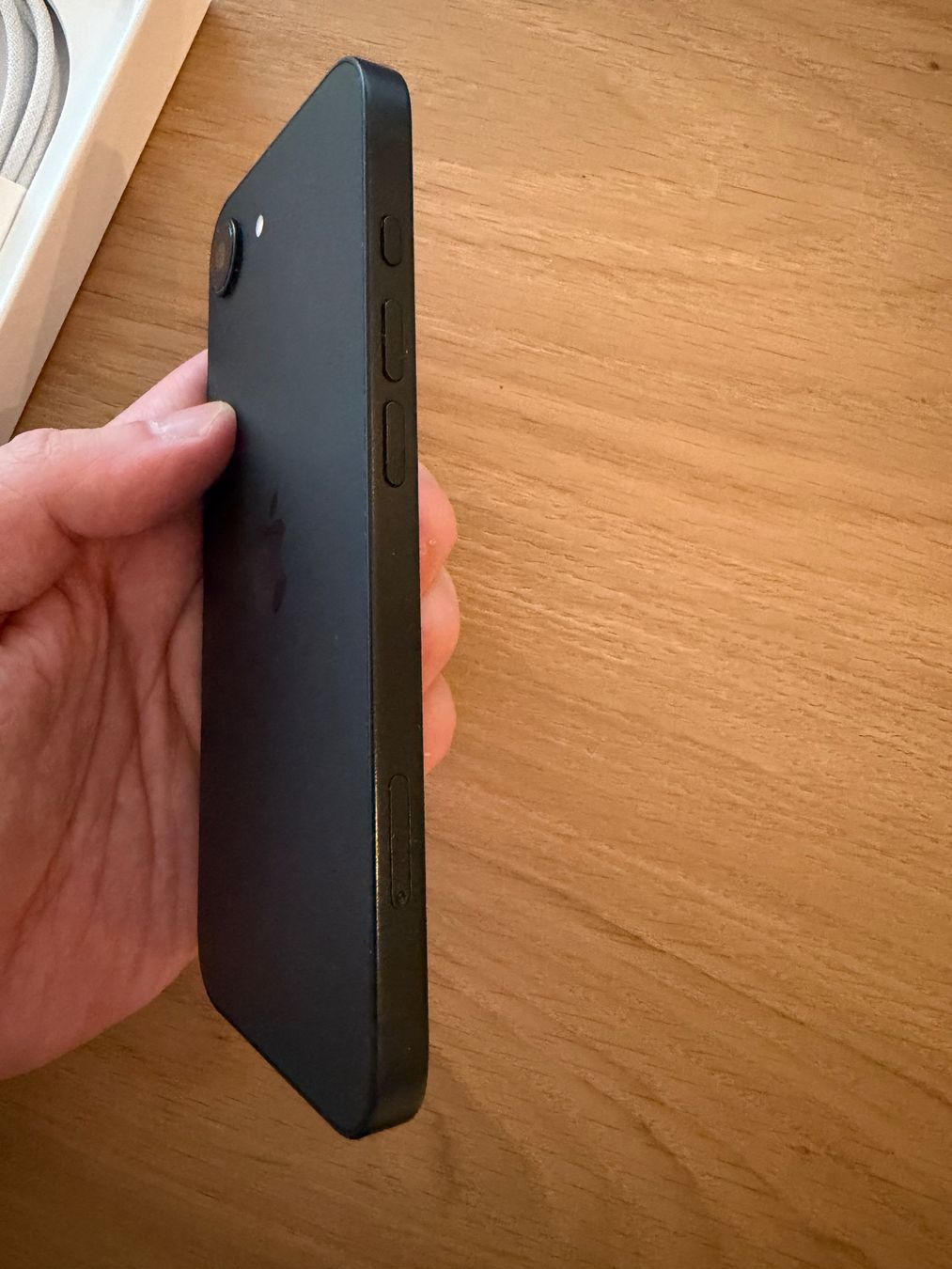 Apple Handys / Smartphones: Apple iphone 16e mit OVP – Gebraucht aus Gossau SG von Thaiijt01 6