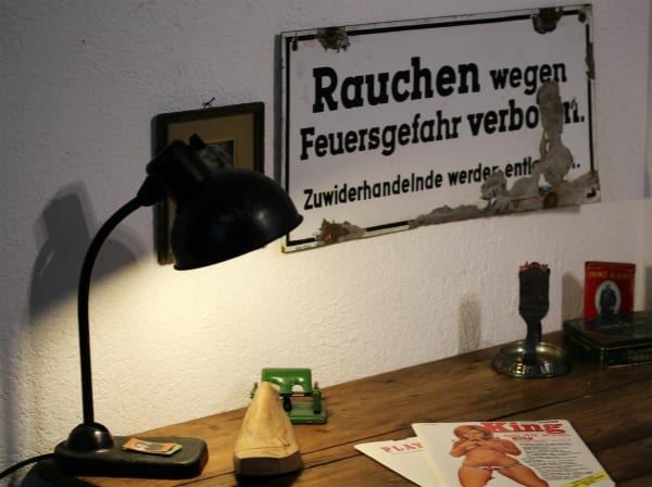 Schilder: doppelseitiges Emailschild "ENTLASSEN" – Gebraucht aus Birrwil von brandschatz_birrwil 2