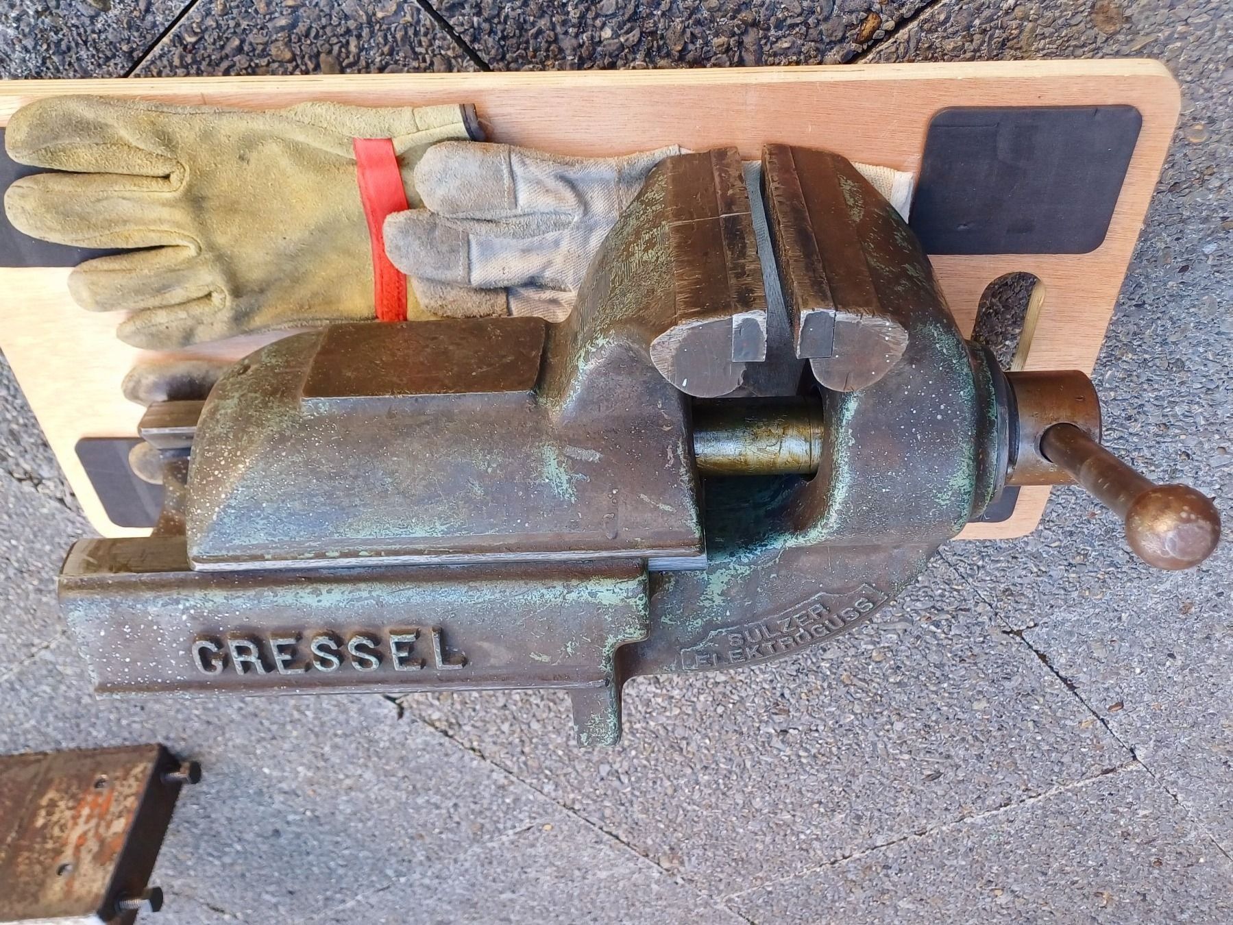 Gressel Tutti gli attrezzi: Gressel Schraubstock Sulzer Elektroguss! 50cm – Usato da Kloten venduto da Juanita3 8