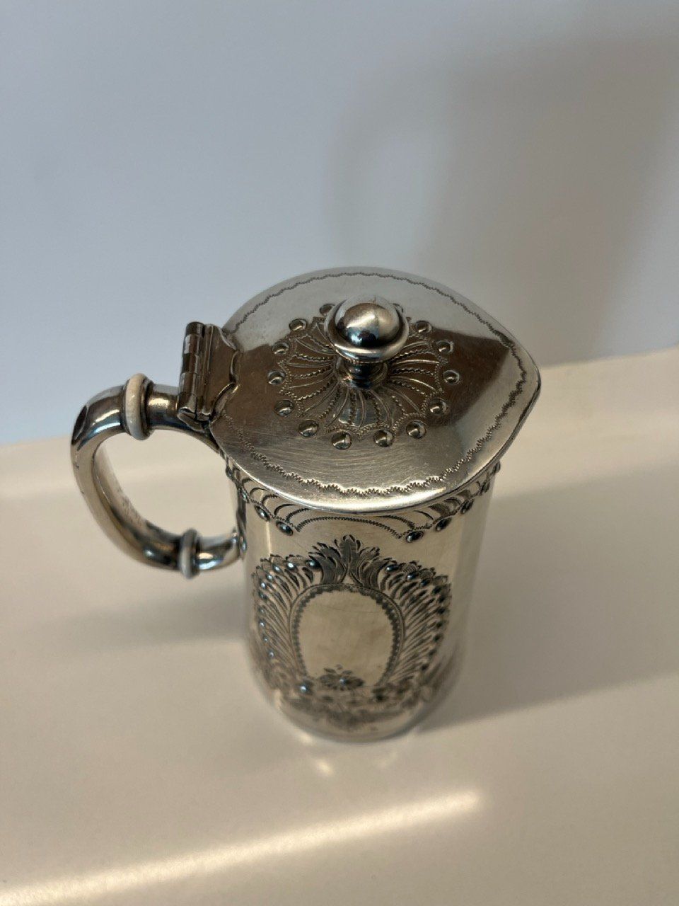 Caraffe: Decorated silverplated water pitcher/jug – Usato da Interlaken venduto da giorgiotraverso 7