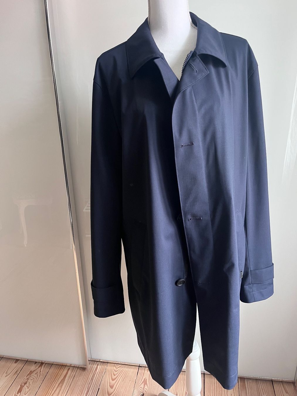 Hugo Boss Mäntel: Herren Mantel Hugo Boss Grösse 50 – Gebraucht aus Kreuzlingen von Olame