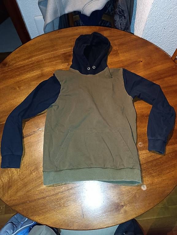 Pullover & Sweatshirts: Pull Kaki taille S – Gebraucht aus yvonand von JeremyC25
