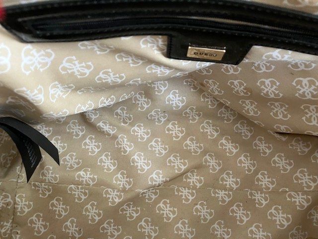 Guess Borse da donna: Sac + portefeuille Guess – Usato da Marin-Epagnier venduto da rchouchouu 1