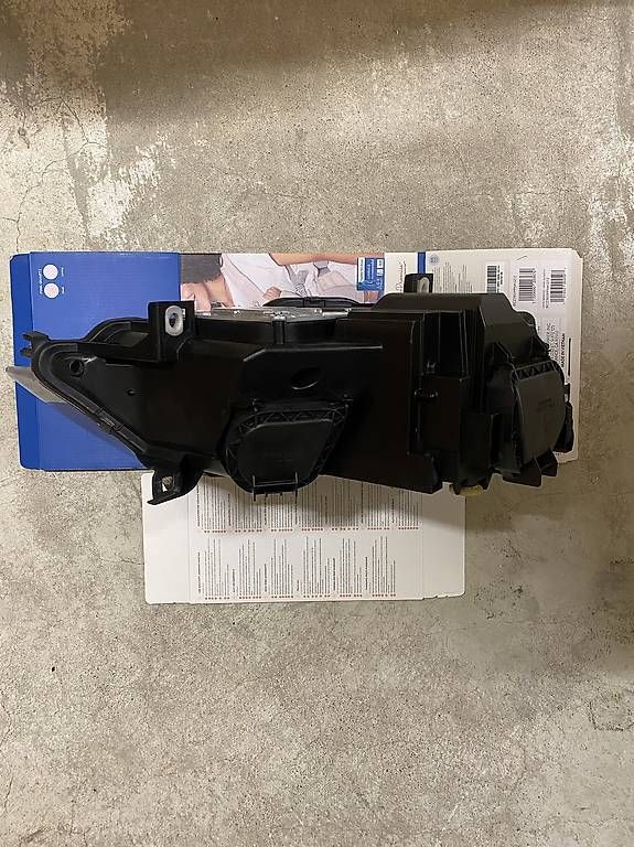 Fari: Scheinwerfer BMW E63 Facelift Links – Usato da Pratteln venduto da davidjg78 1