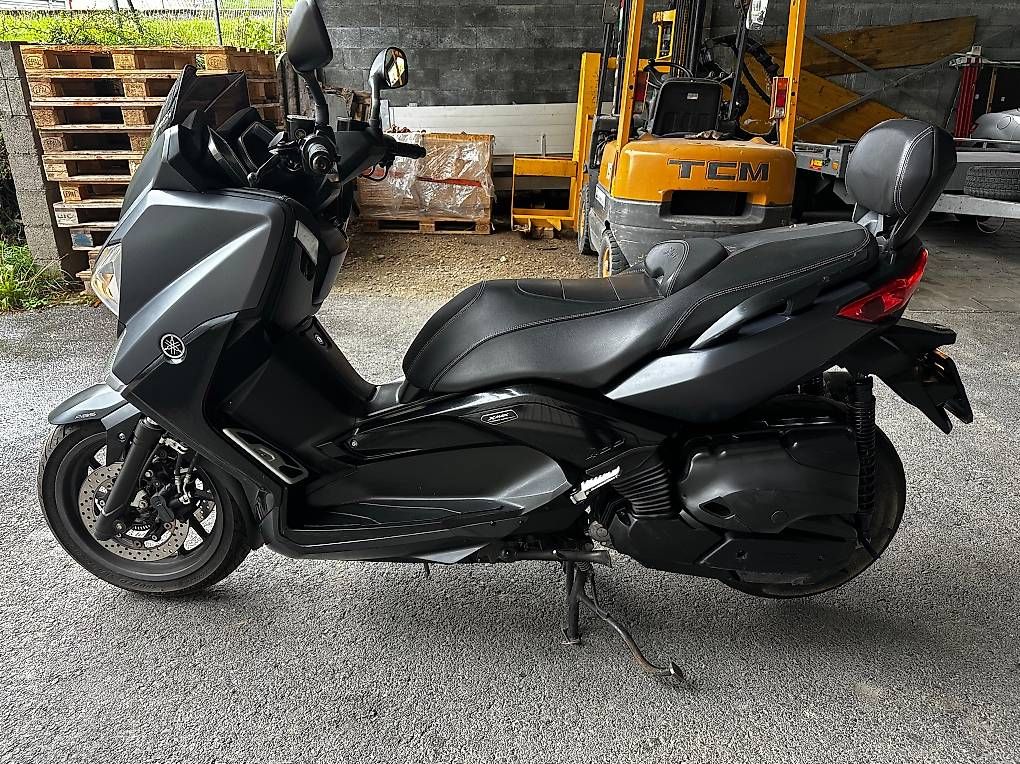Scooter: Yamaha X-MAX 400 ligne akrapovic  – Usato da Yverdon les bains venduto da Tquad1400 1