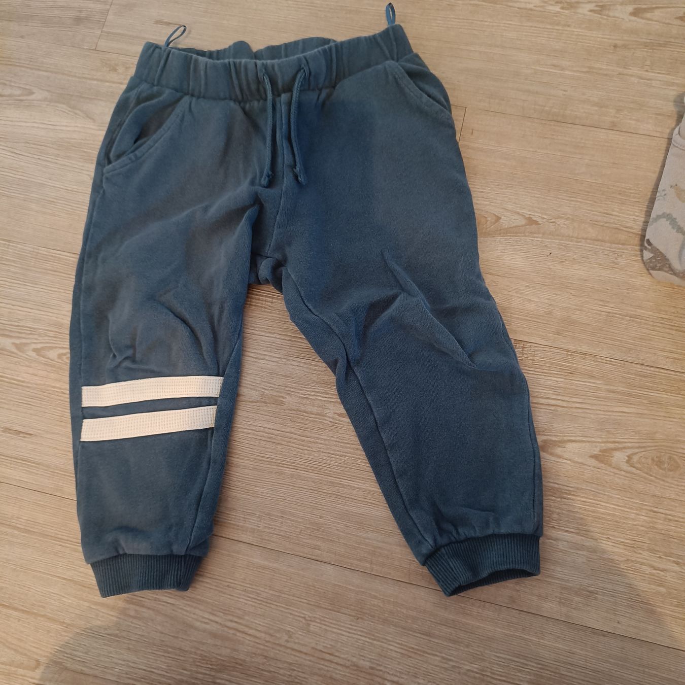 C&A Pantaloni: Hose Grösse 92 – Usato da Jaberg venduto da urig17.