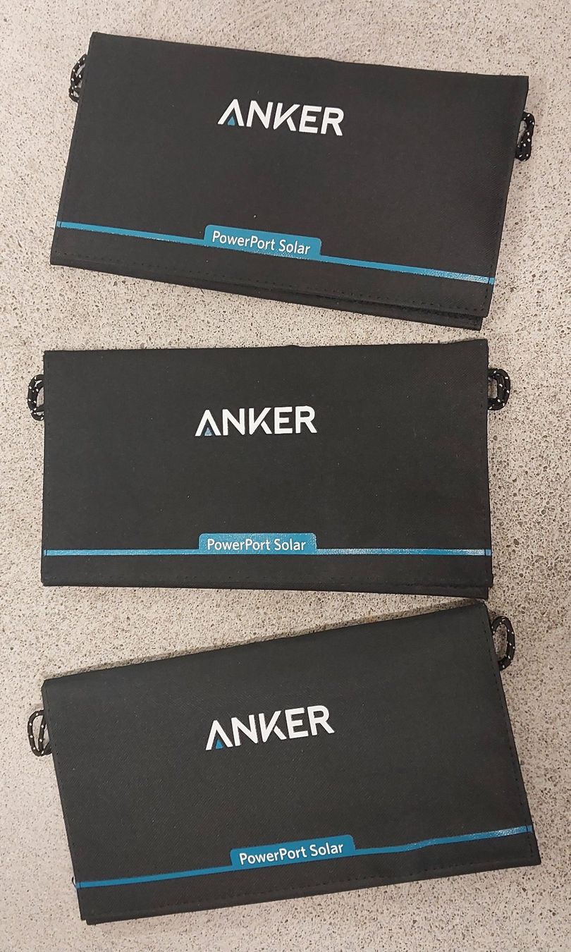Solargeräte und Solarprodukte: 3x Anker Solarpanel PowerPort Solar Lite – Gebraucht aus Grüningen von