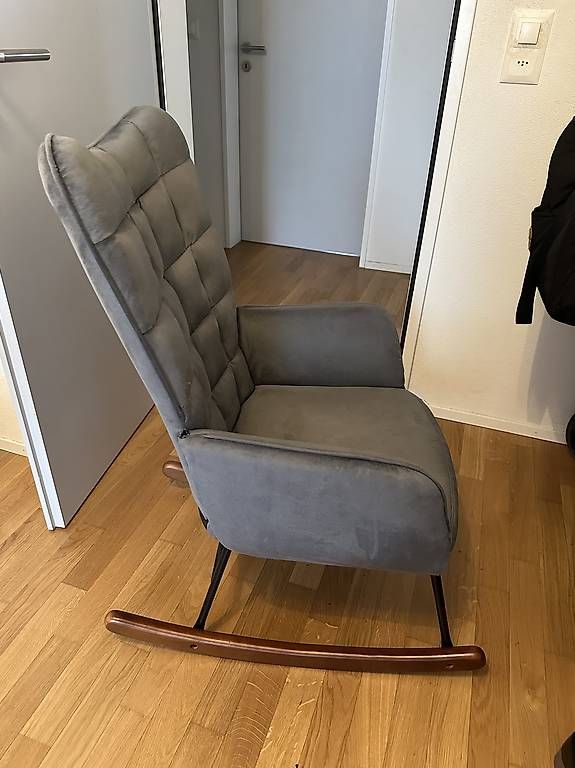 Vidaxl Chaises: Schaukelstuhl mit Hocker – D'occasion à Glattbrugg par Natalia.zueri 2