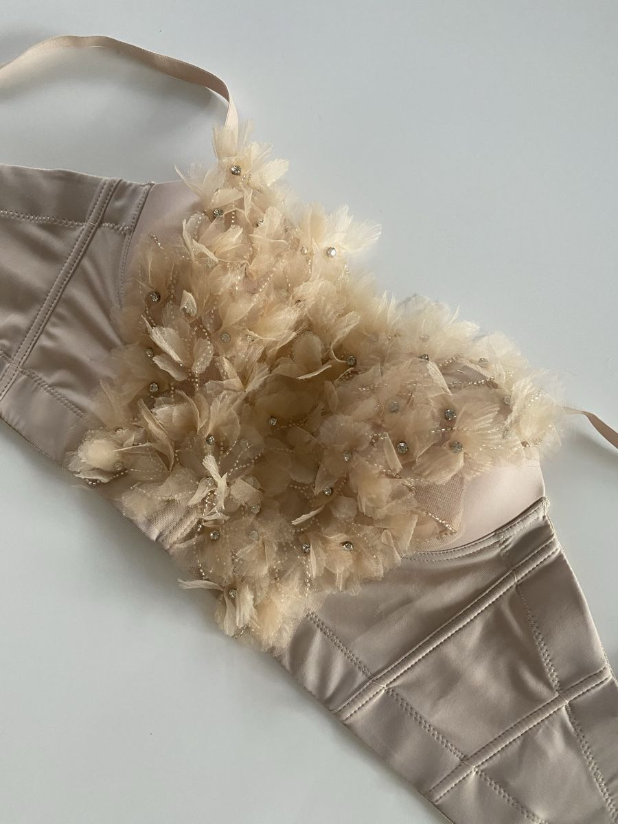 Top: Haut beige avec fleurs - taille M – Nuovo e nell'imballaggio originale da Delémont venduto da bou_26 3