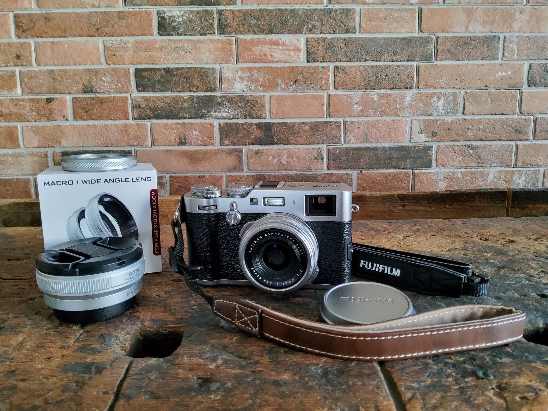 Fujifilm Kamera: Fujifilm X100F + objectif macro/grand angle – Gebraucht aus SION von Atelierjack