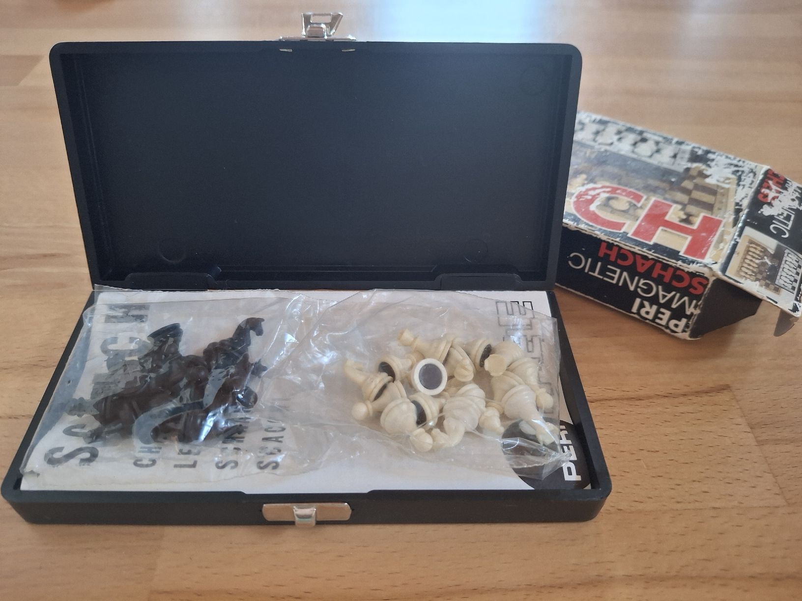 Giochi: Magnetic Schach - Reiseset – Nuovo (secondo la descrizione) da Zürich venduto da wildflower26 2