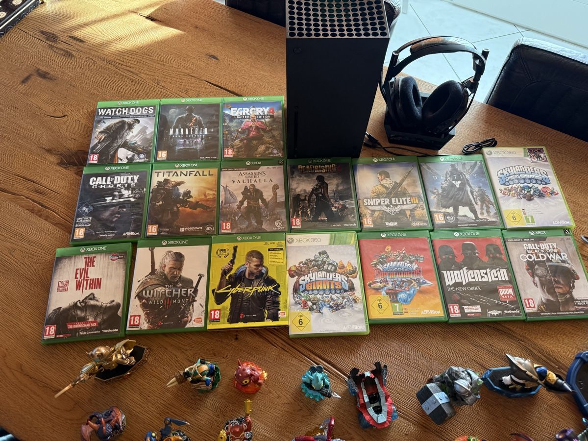 Microsoft Console: Xbox Series X + Games + A50 Headset + Skylander Figuren – Usato da Unterentfelden venduto da Aesh360 1